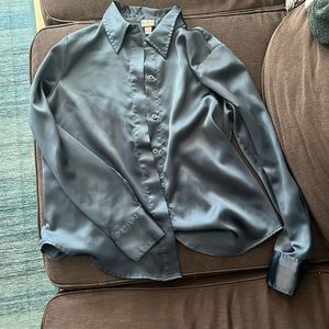 Worthington Silk Women’s Work Top Size Medium. Worn only two times.